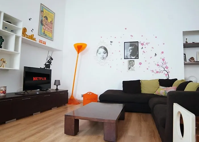 Apartment Flour -