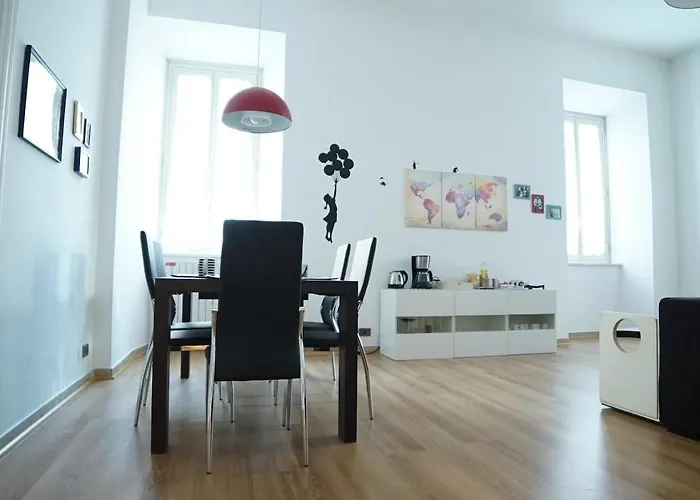Apartment Flour - *