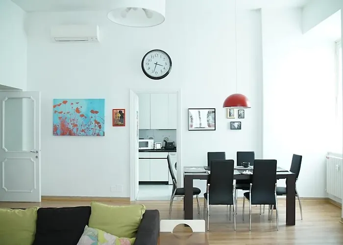 Apartment Flour -
